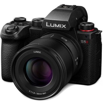 מצלמה פנסוניק Panasonic Lumix S5 II + 20-60mm