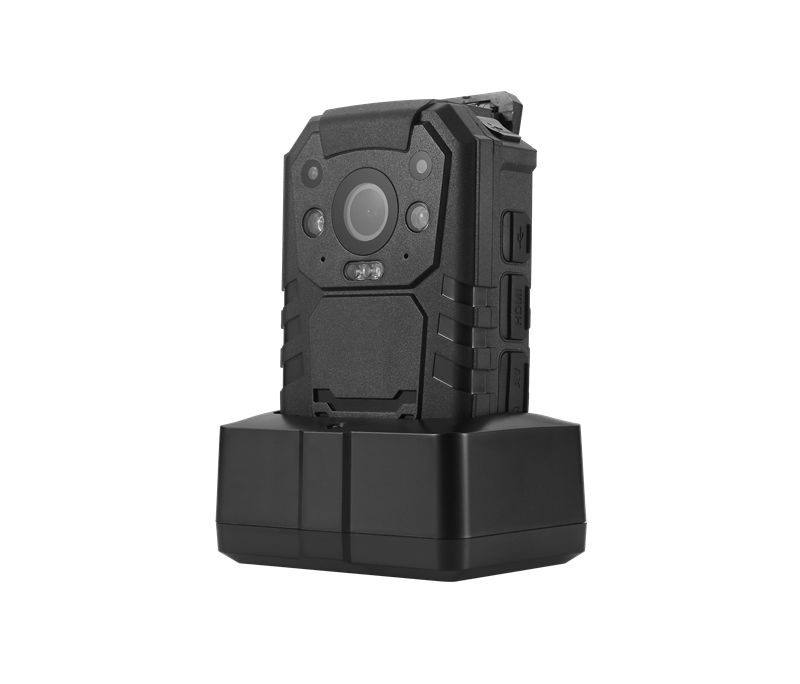 מצלמת גוף לפיקוח ושוטרים DYCAM PRO I826
